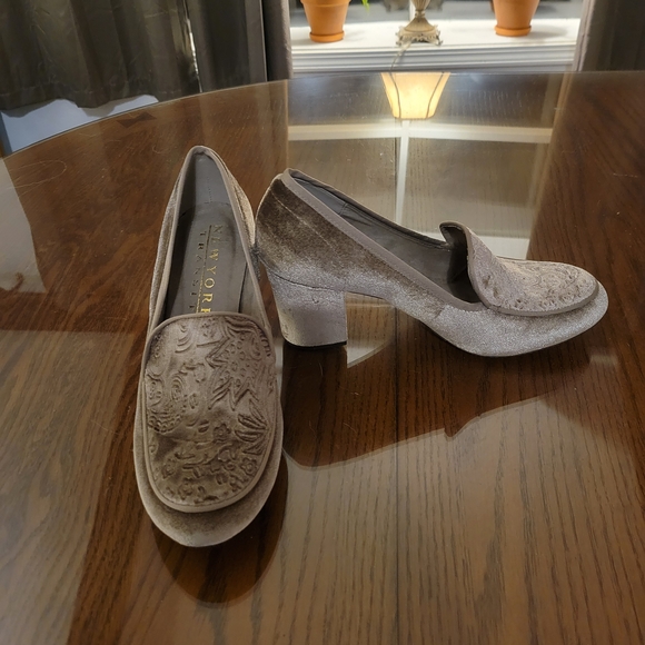 New York Transit Shimmering Tan Velvet Heels - Picture 3 of 5